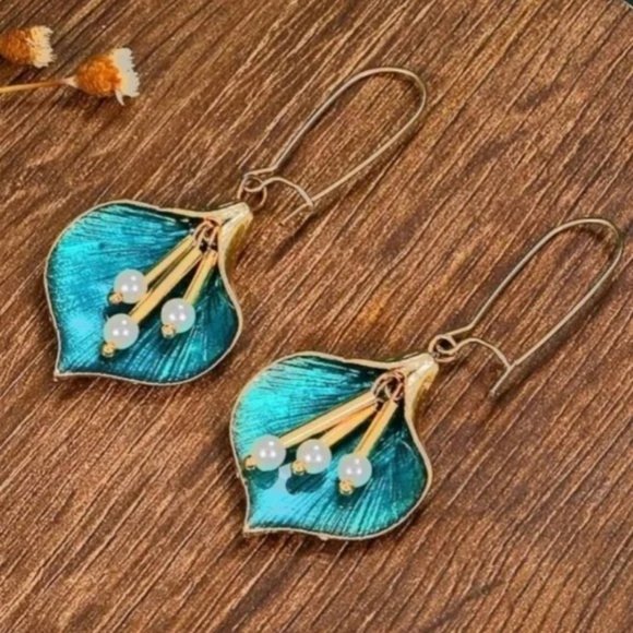 ANTHROPOLOGIE FLORAL PETAL DROP EARRINGS - Picture 3 of 5